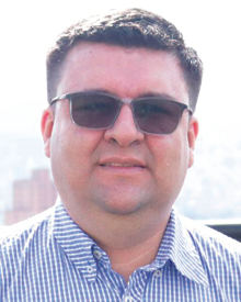 Dr. Vélez Tamayo Julian Mauricio